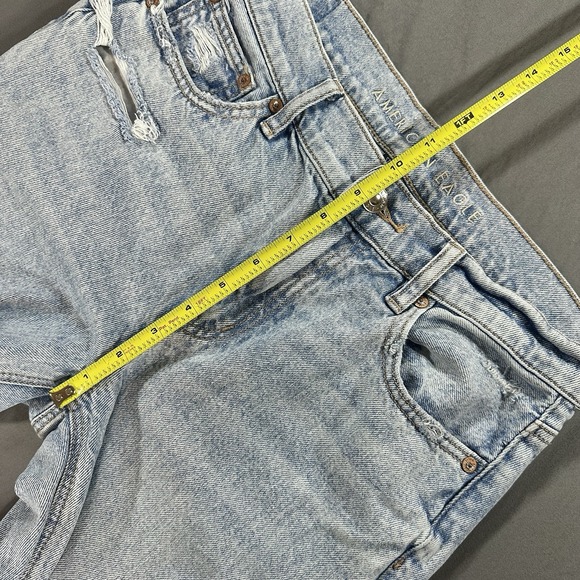 American Eagle Baggy Straight Jeans Women's 4 Mid Rise Distressed Light Wash - Picture 6 of 11